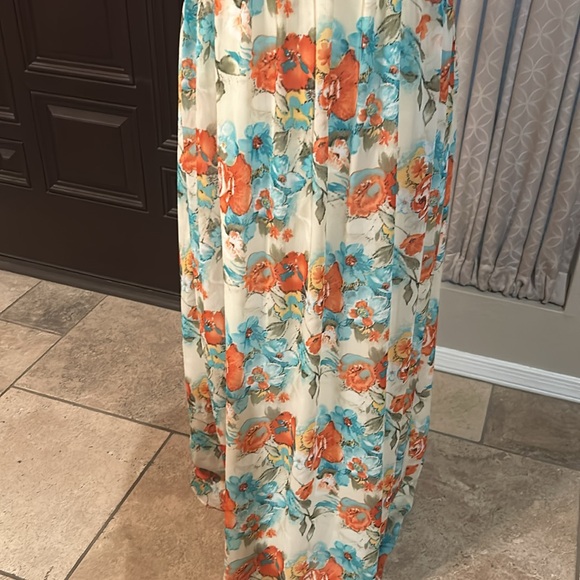Beautiful Strapless Floral Garden Party Full Length Flowy Dress - Picture 3 of 10
